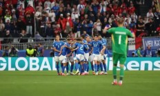 爱游戏地址-欧洲杯赛事全面展开，世界级豪强对拼盛大开场