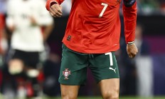 爱游戏登录入口-葡萄牙队锁定欧洲杯正赛资格