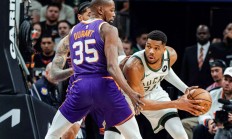 爱游戏登录入口-关于雄鹿逆转战胜对手，牢牢守住东部第一位置的信息