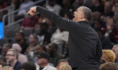 爱游戏官网入口-快船遭遇逆转，输掉主场比赛