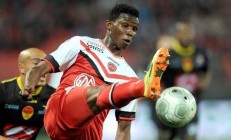 爱游戏视频-瓦朗谢纳球员爆发冲突，备战法国杯赛的简单介绍