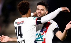 爱游戏注册-一名球员在比赛中取得帽子戏法，帮助球队获胜