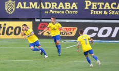 爱游戏官网app-关于卡迪斯迎战格拉纳达：力求取胜的对决的信息