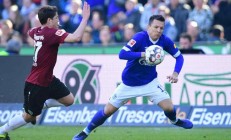 爱游戏网页版-关于沙尔克再遭败局坠入降级区的信息