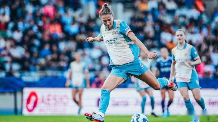 意大利女足队员前锋骁勇表现(意大利女足队员前锋骁勇表现怎么样)