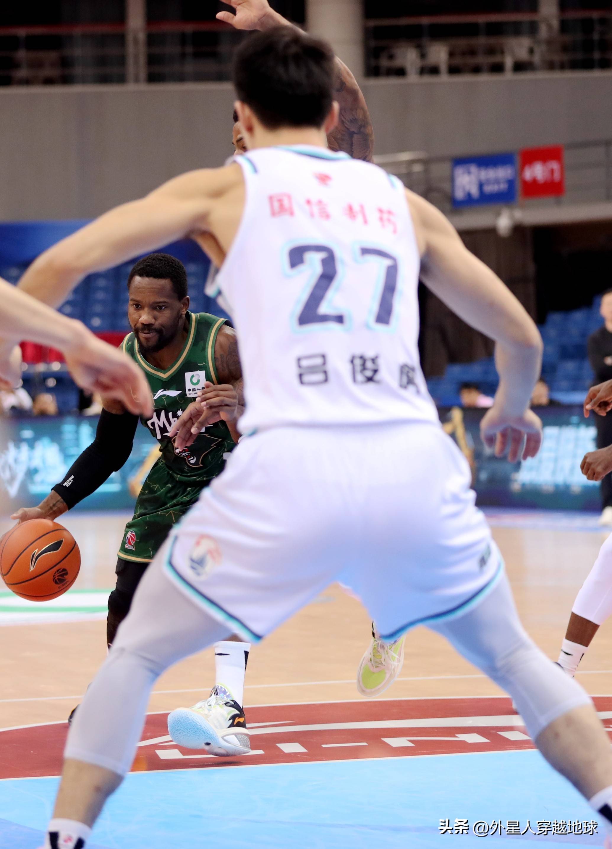 关于南京男篮战胜劲敌，继续领跑的信息