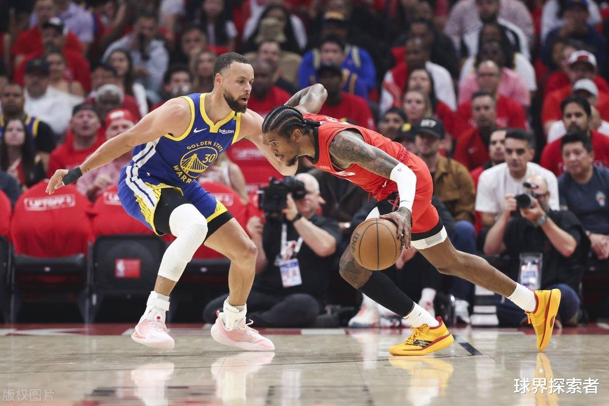 关键时刻球员发威，反超对手取胜！