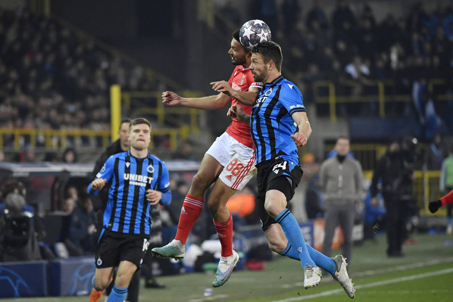 狼队士气低迷，遭遇球队困境