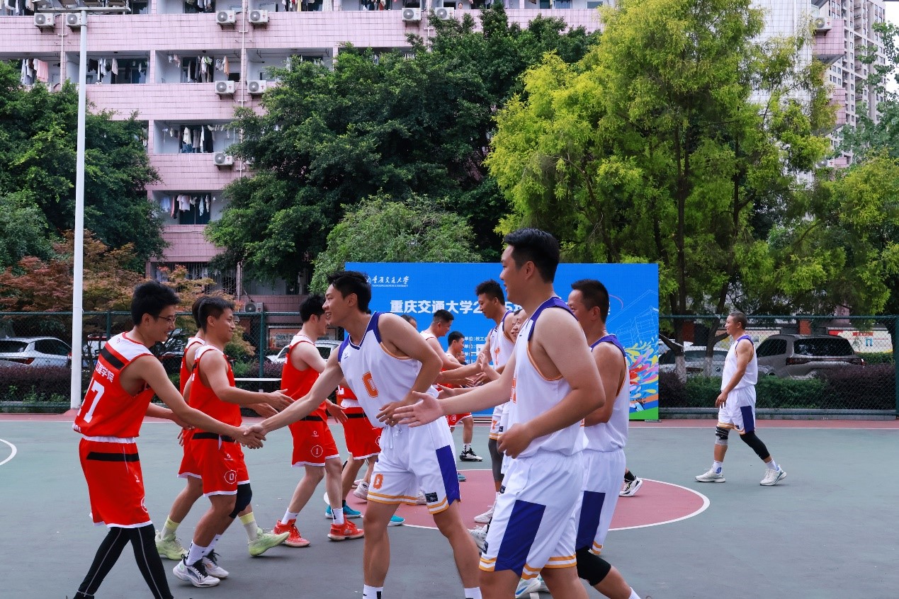 体育赛场上的燃情对决，尽在一场比赛中的简单介绍