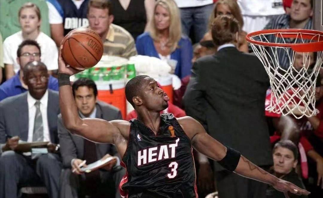 包含韦德回归感动球场,带队逆转夺取胜利!的词条 包含韦德回归感动球场,带队逆转夺取胜利!的词条