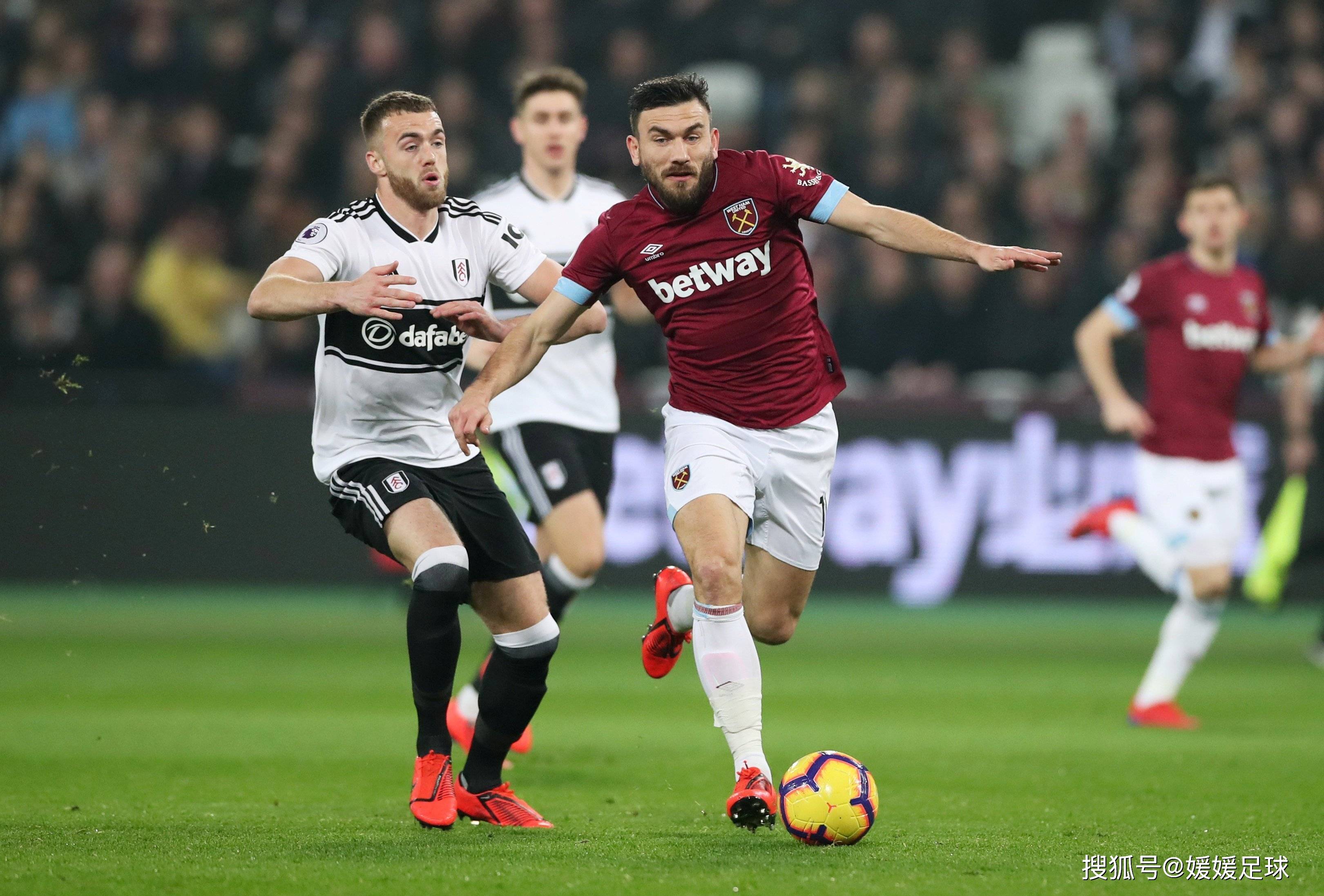 关于伯恩利客场大捷，英超保级前景一片看好的信息