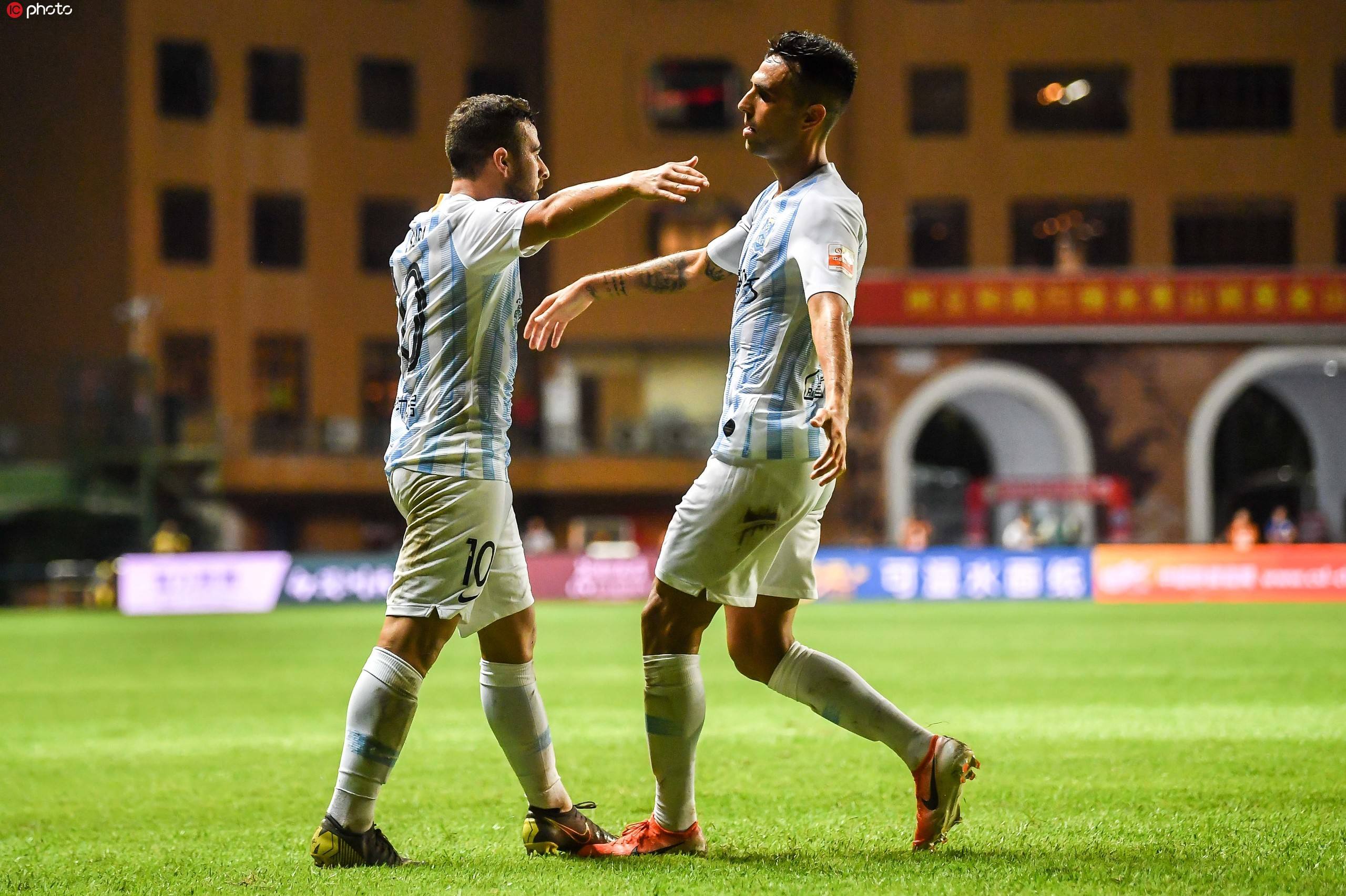 包含天河大战:恒大主场力克富力,实力浑厚的词条 包含天河大战:恒大主场力克富力,实力浑厚的词条