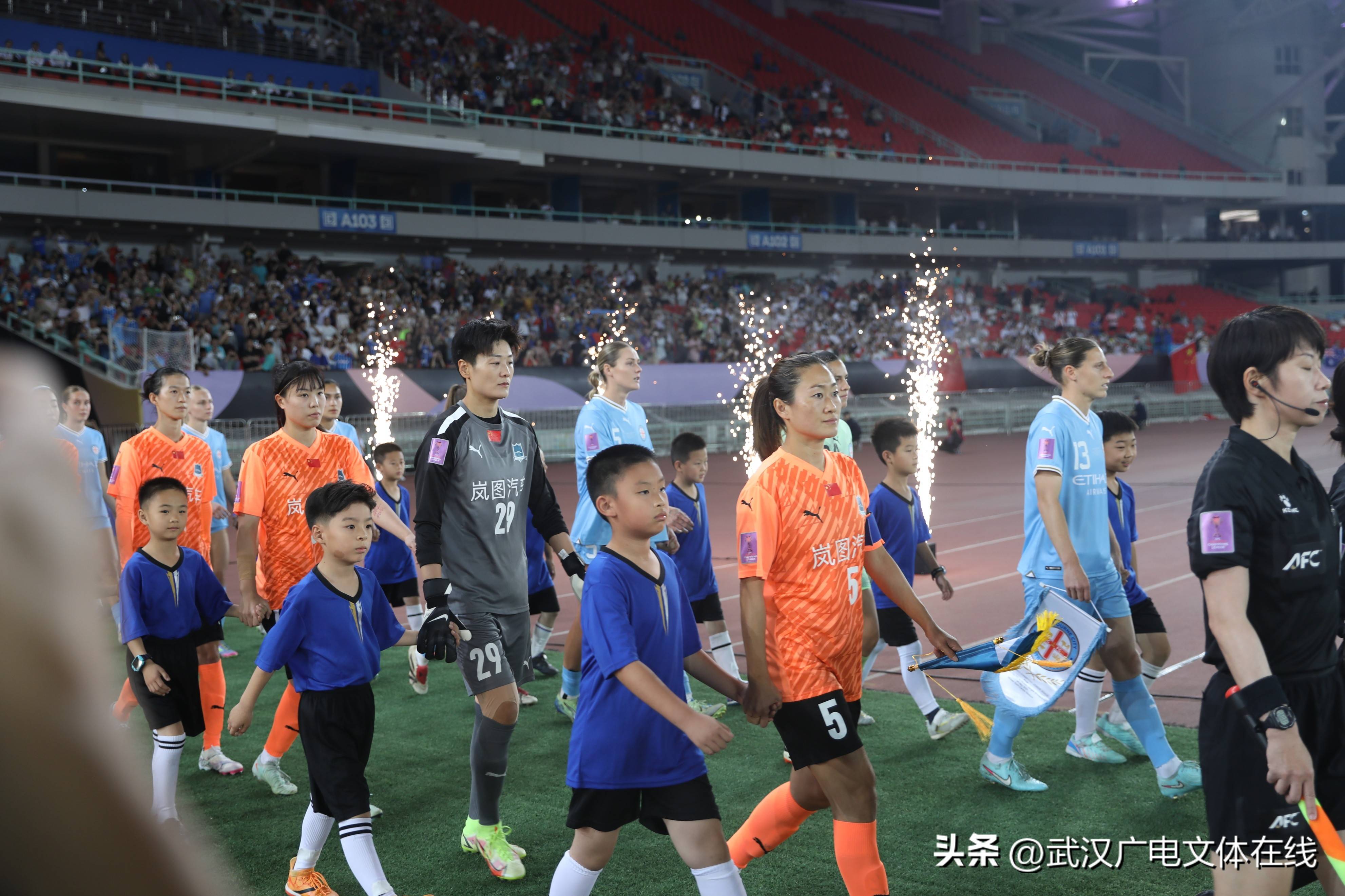 关于广州富力击墨尔本城，晋级亚冠四强的信息