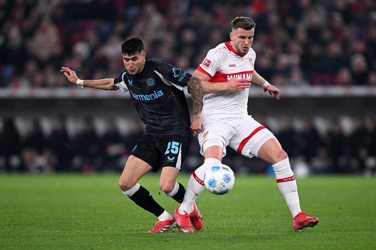 斯图加特客场大败，降级形势严峻