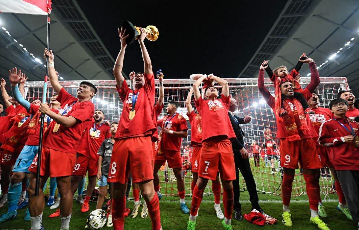 关于亚洲足坛焦点赛事，各队朝着荣耀进发的信息