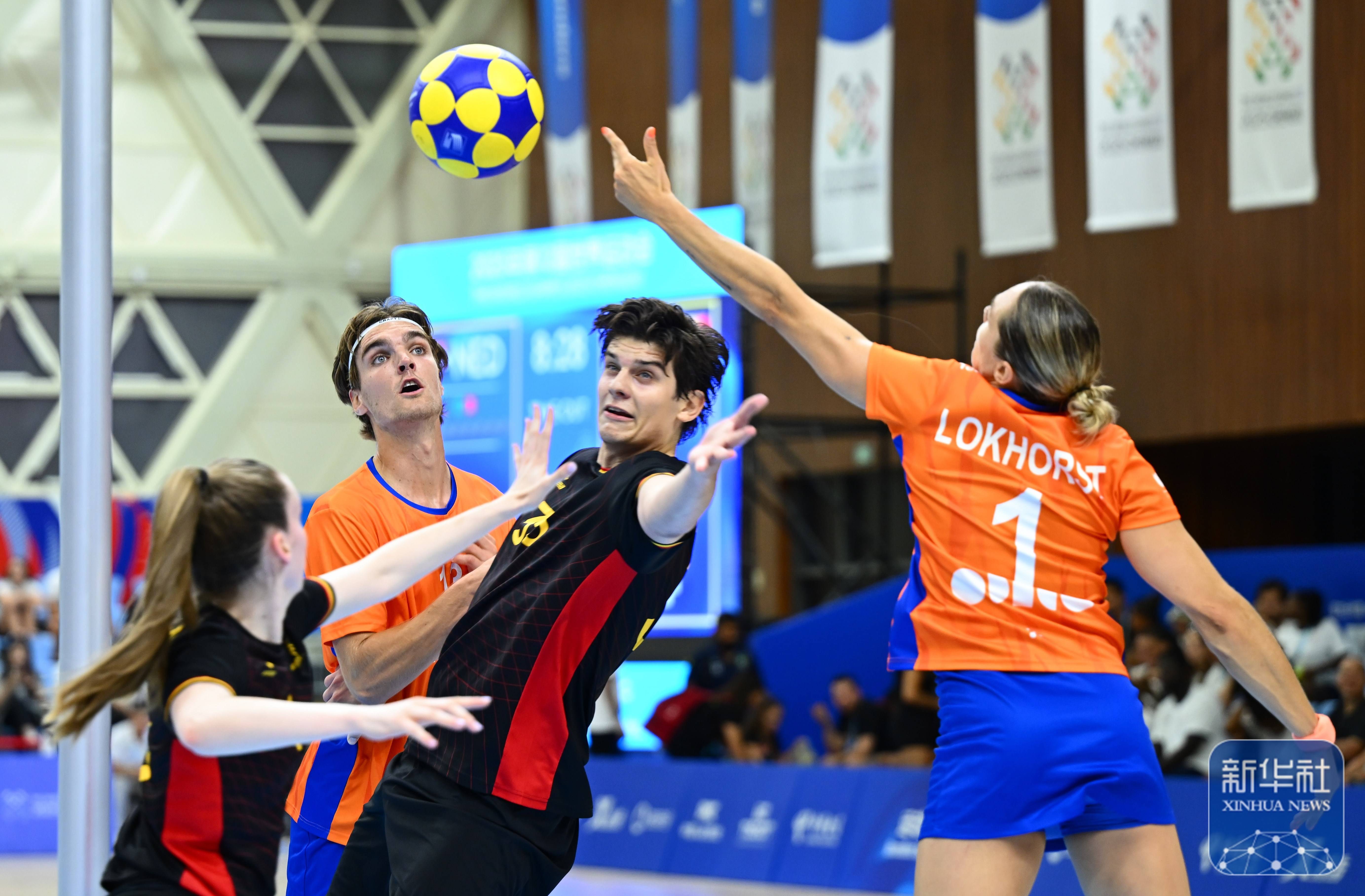 荷兰队在比赛中取得胜利，祝贺他们的胜利！