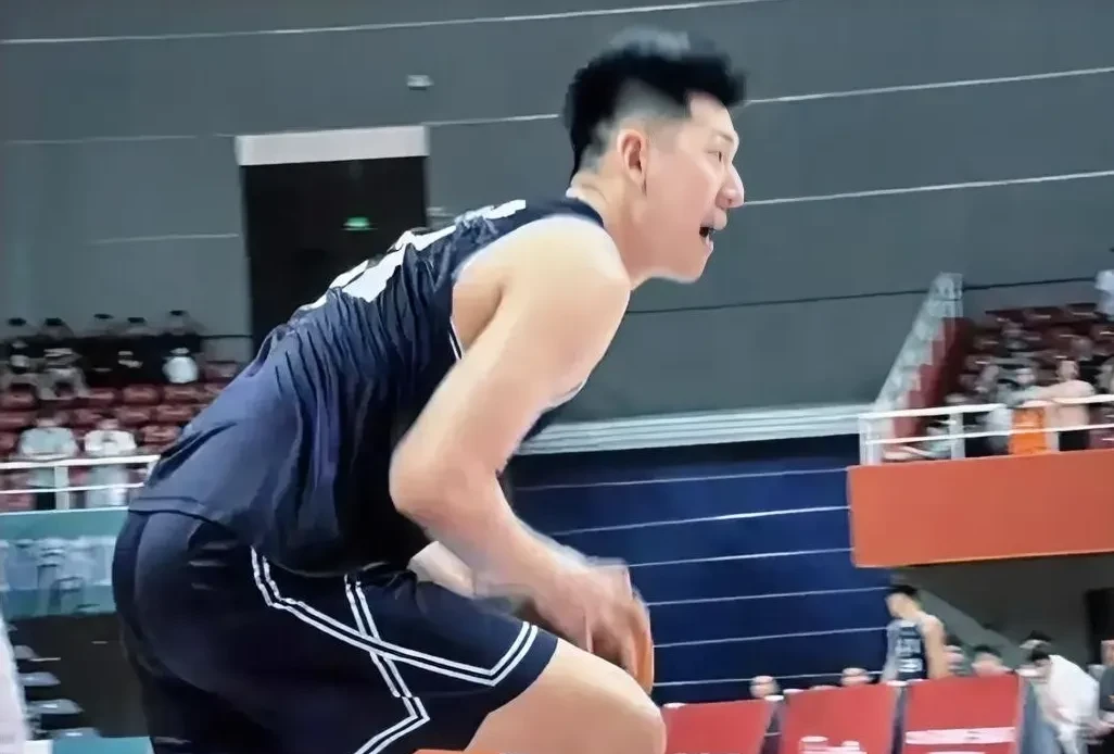 辽宁男篮客场大胜，赢得四连胜