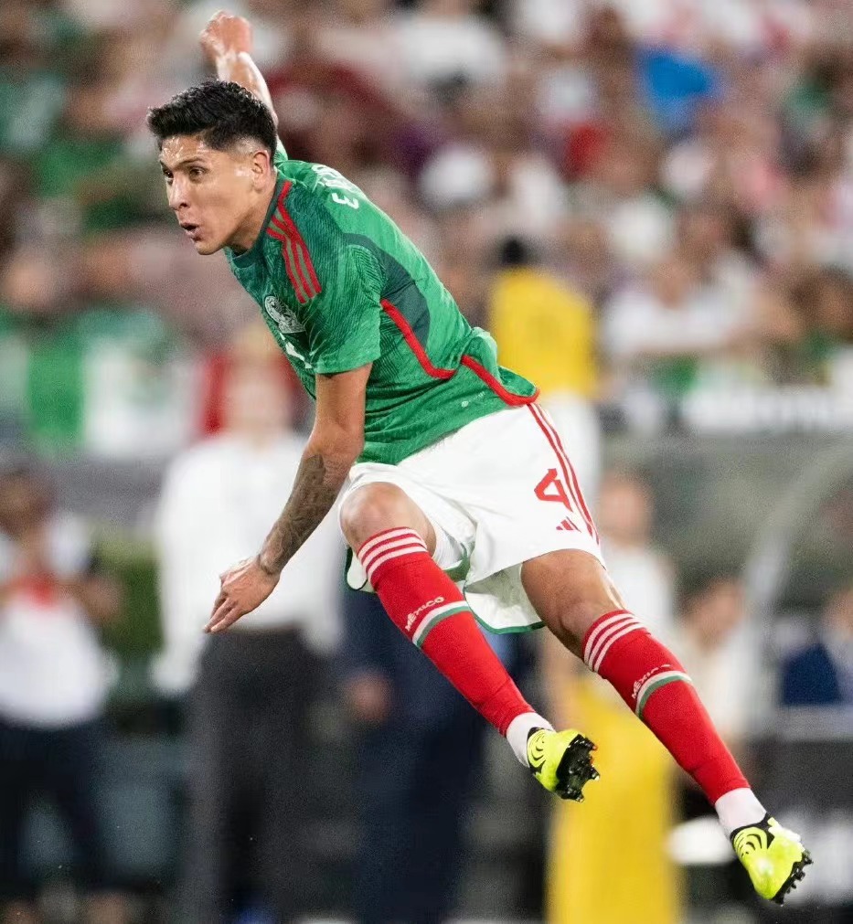 桑切斯个人荣誉加冕,球迷纷纷送上祝福的简单介绍 桑切斯个人荣誉加冕,球迷纷纷送上祝福的简单介绍