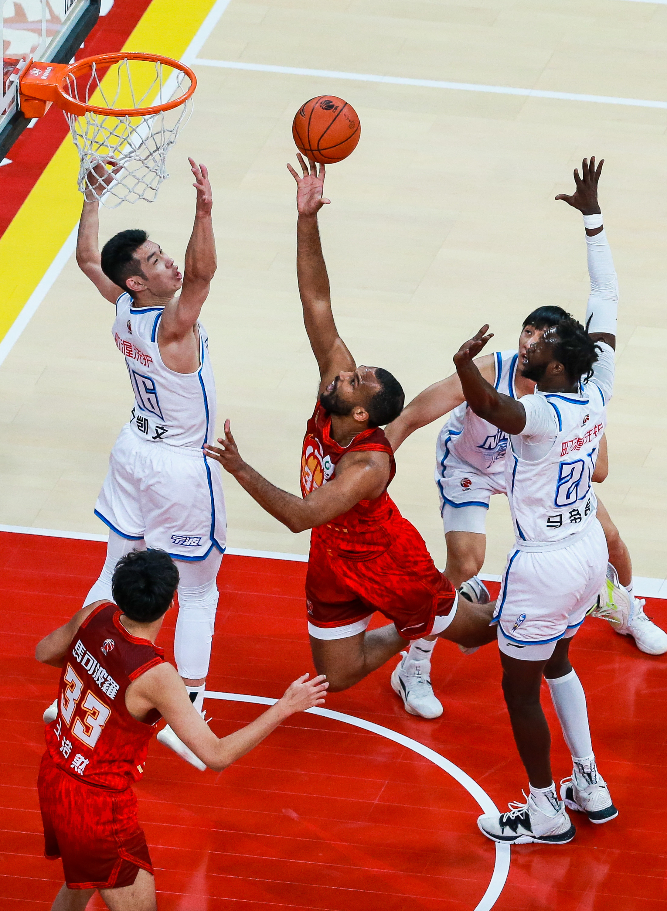 篮球比赛决赛陷入尴尬场面,盛况不再 篮球比赛决赛陷入尴尬场面,盛况不再