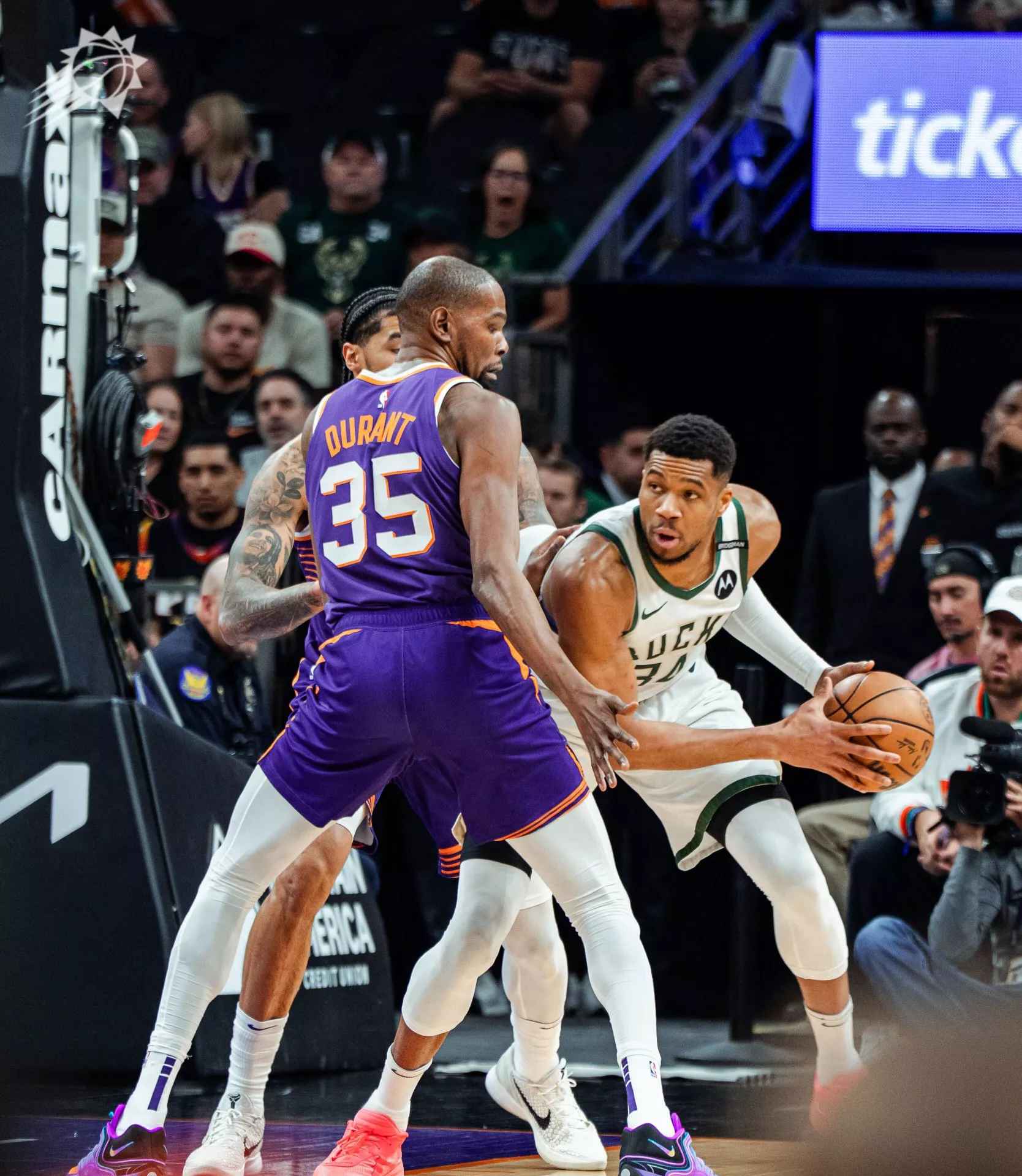 关于雄鹿逆转战胜对手，牢牢守住东部第一位置的信息