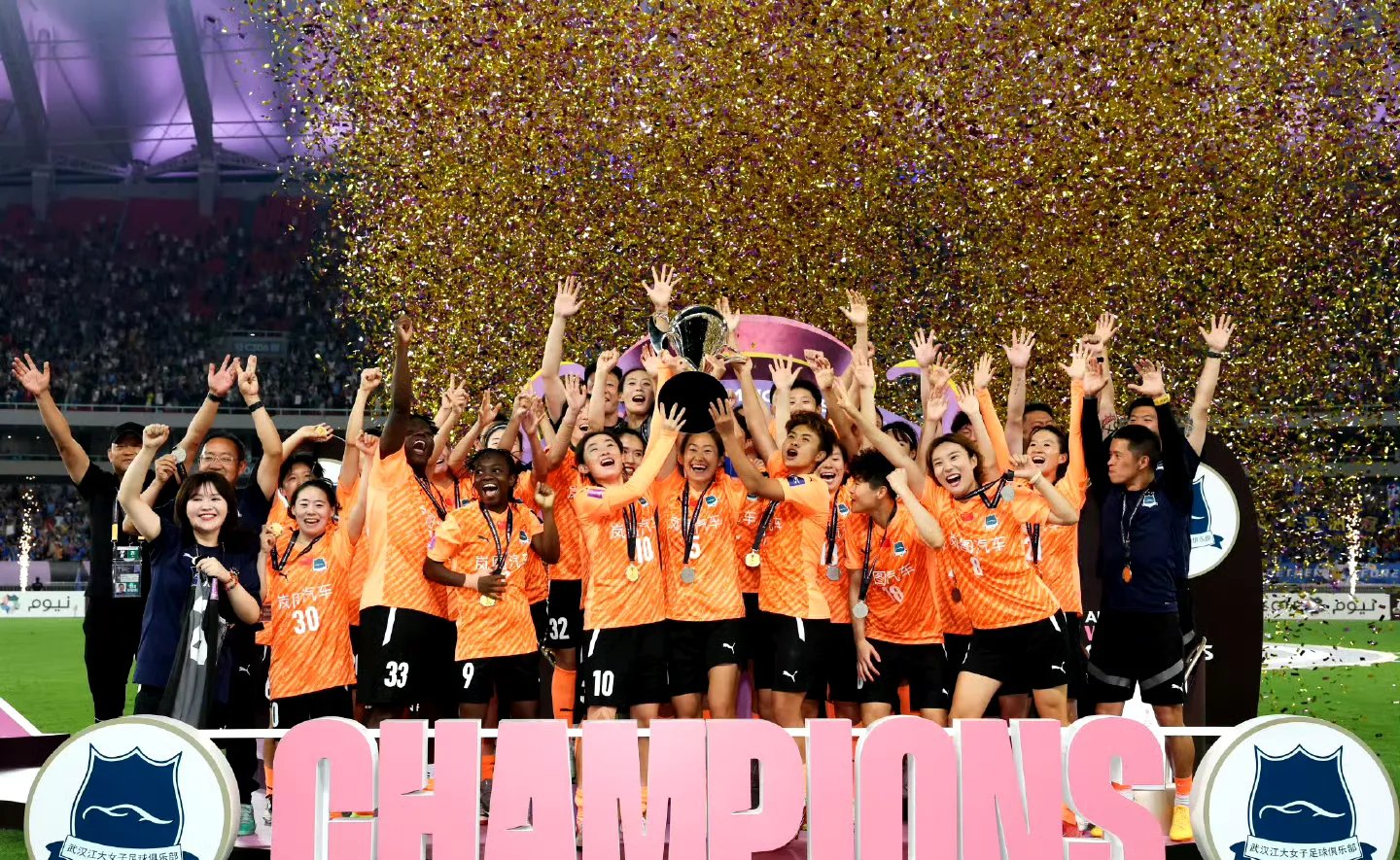 包含冠军争夺战,足坛强弱对比浮出水面的词条 包含冠军争夺战,足坛强弱对比浮出水面的词条