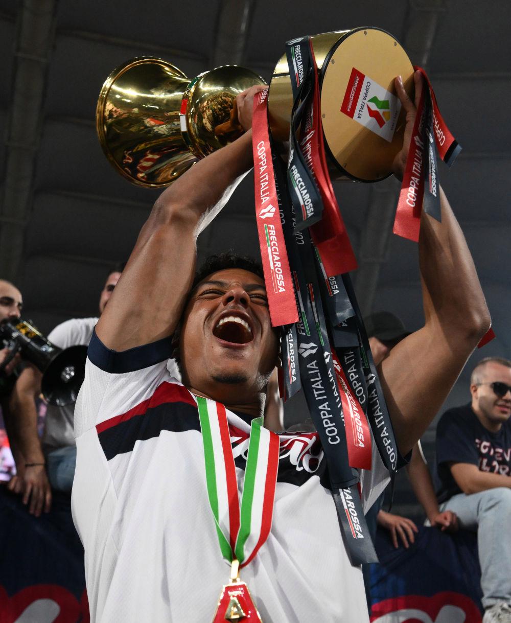 博洛尼亚主场被逼平，守住保级希望