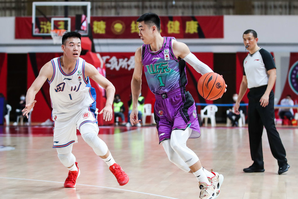 队伍势均力敌,最终从容获得胜利的选手是他 队伍势均力敌,最终从容获得胜利的选手是他