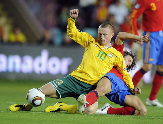 荷兰客场小胜立陶宛，欧预赛保持赛事不败纪录！的简单介绍