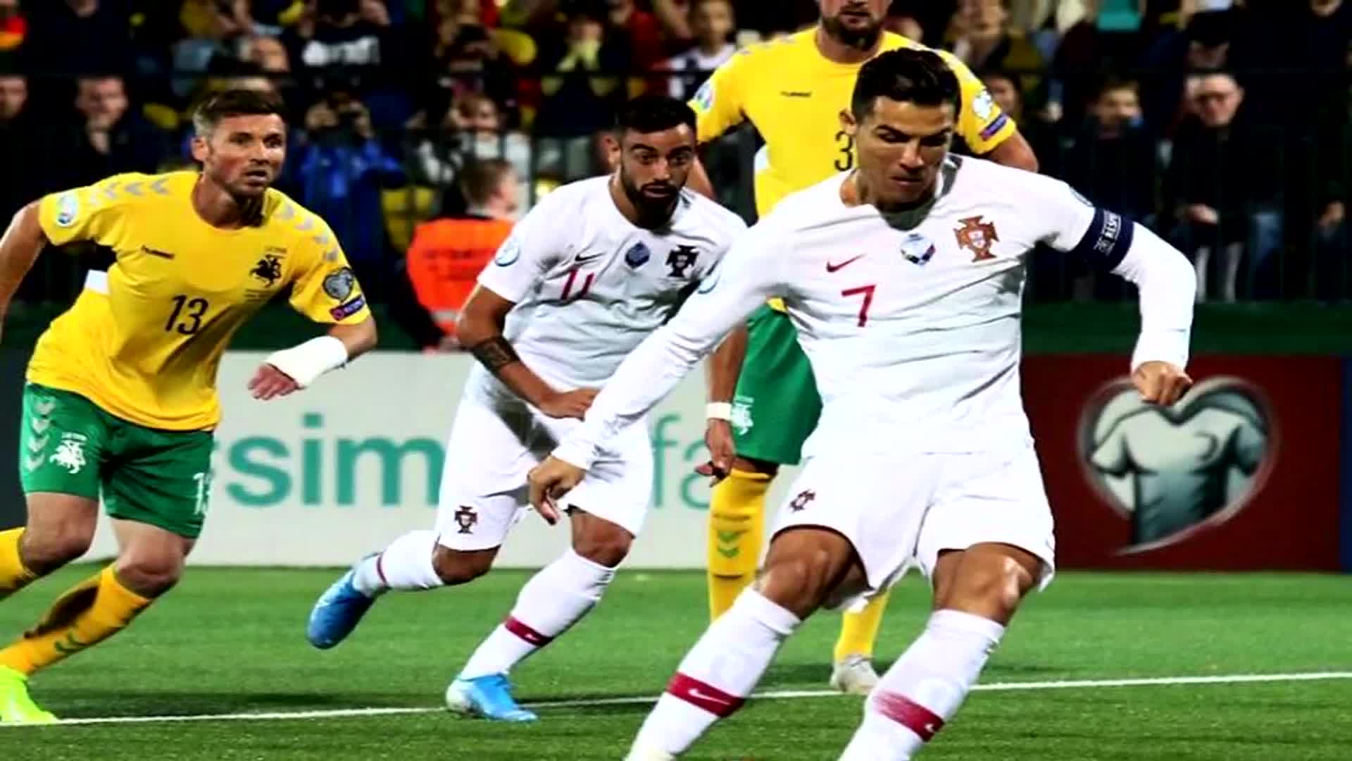 荷兰客场小胜立陶宛，欧预赛保持赛事不败纪录！的简单介绍